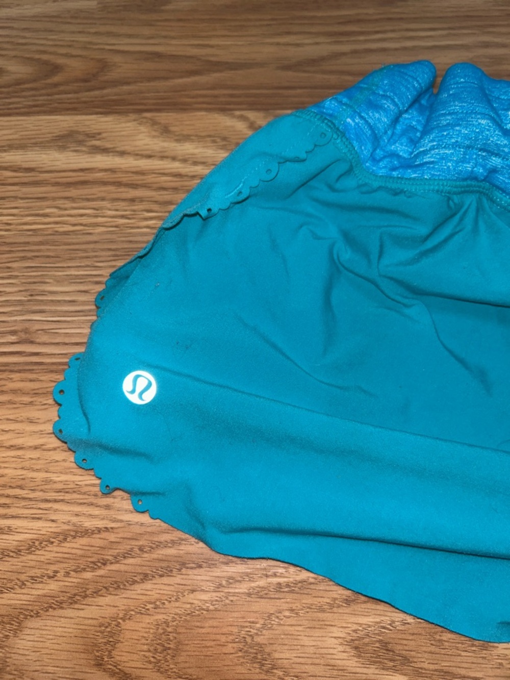 EUC lululemon athletica Teal Blue Athletic Scalloped Peacock Shorts - Picture 2 of 5